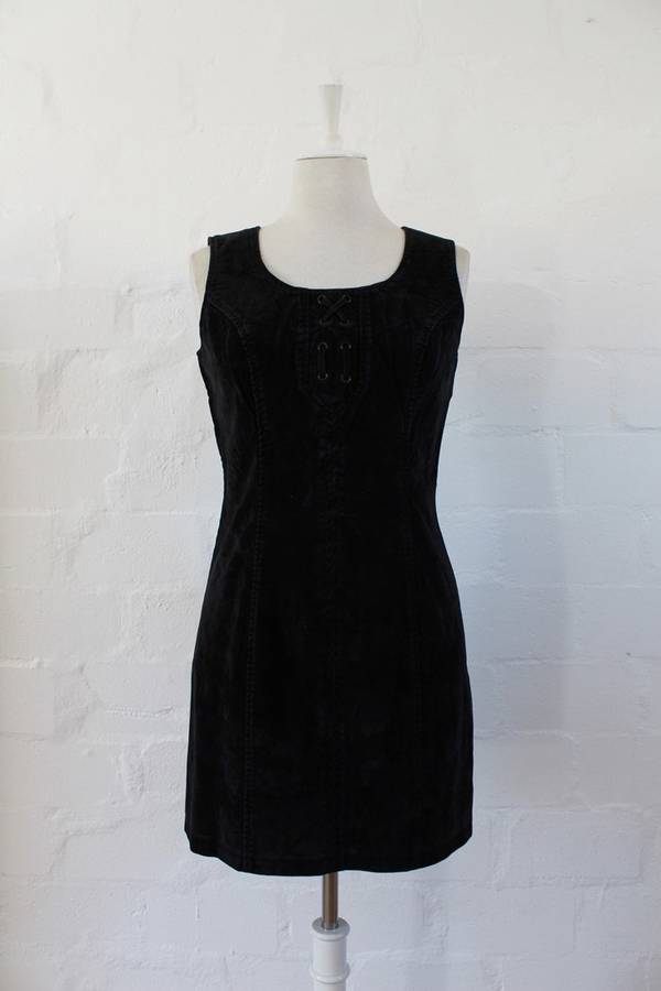 VINTAGE BLACK VELVET SLEEVELESS SHIFT DRESS - SIZE 10