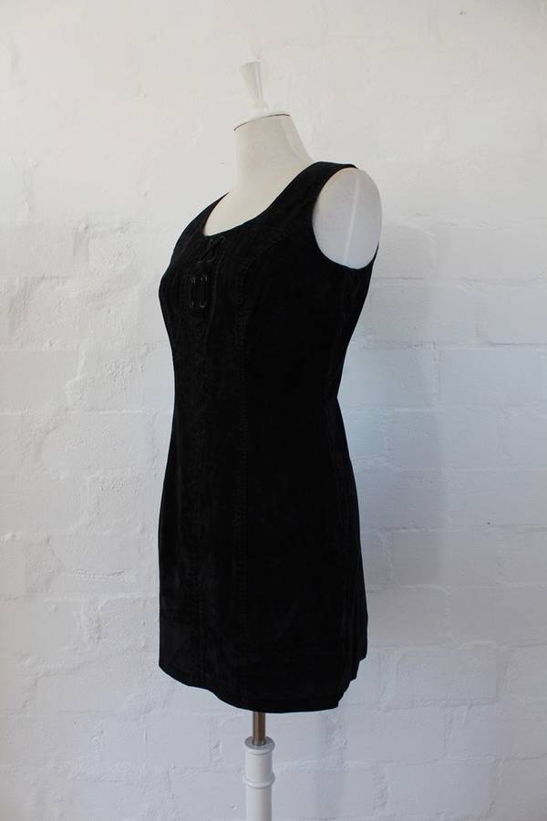 VINTAGE BLACK VELVET SLEEVELESS SHIFT DRESS - SIZE 10