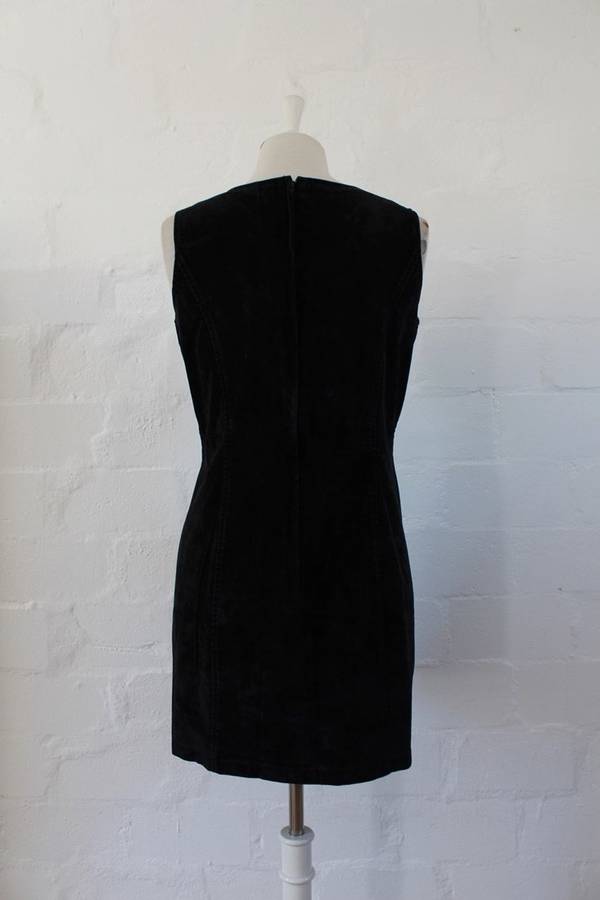 VINTAGE BLACK VELVET SLEEVELESS SHIFT DRESS - SIZE 10