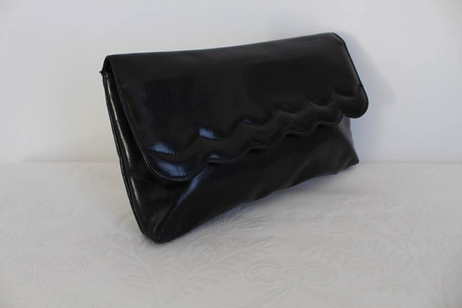 GENUINE LEATHER VINTAGE BLACK SCALLOPED CLUTCH PURSE BAG