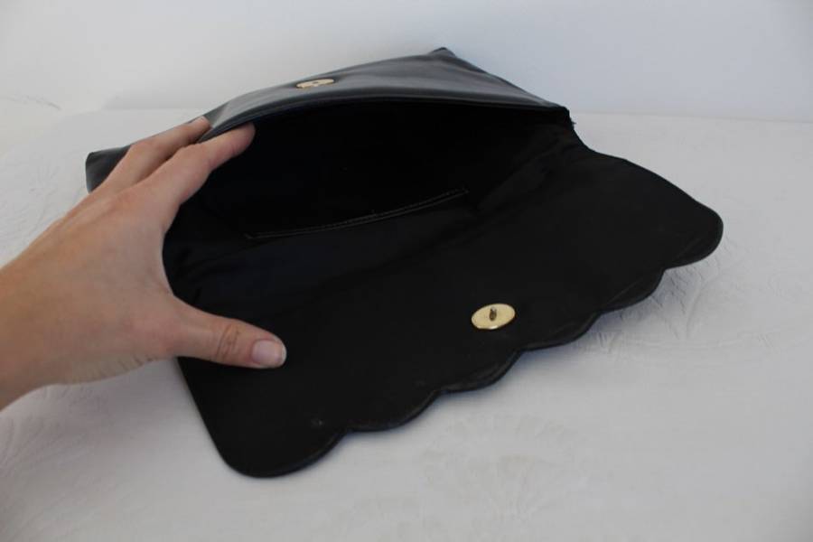 GENUINE LEATHER VINTAGE BLACK SCALLOPED CLUTCH PURSE BAG