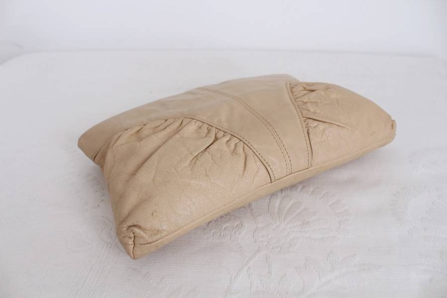 VINTAGE BEIGE GENUINE LEATHER CLUTCH BAG PURSE
