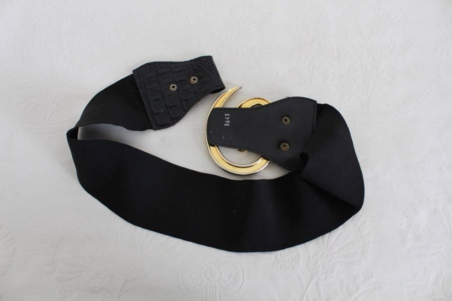 VINTAGE ELASTICATED HOOK CROCODILE PRINT BLACK BELT