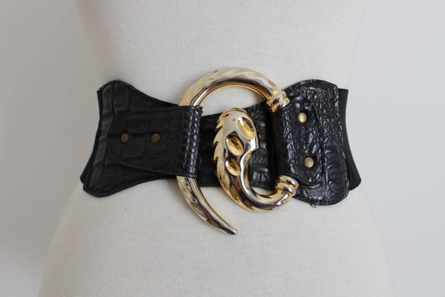 VINTAGE ELASTICATED HOOK CROCODILE PRINT BLACK BELT