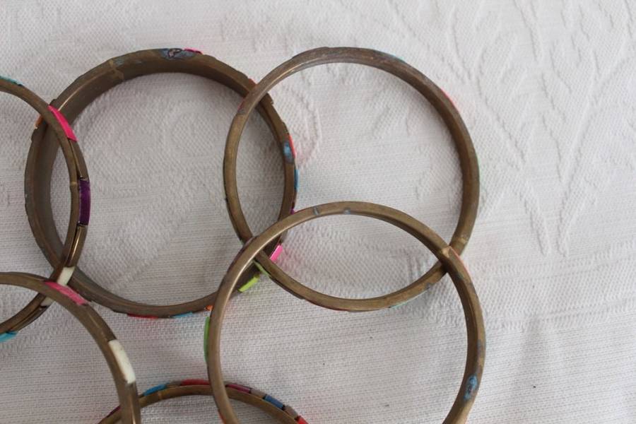 VINTAGE MULTICOLORED BONE INLAY BRASS INDIAN BANGLES BRACELETS