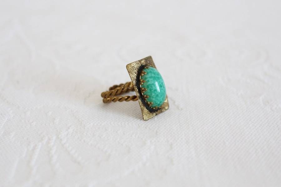 VINTAGE GREEN STONE BRASS HAND MADE ADJUSTABLE RING