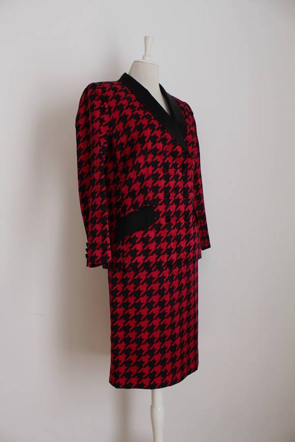 *FLASH SALE - 50% OFF!* VINTAGE HAND TAILORED SILK HOUNDSTOOTH CHECK TWO PIECE SUIT - SIZE 12