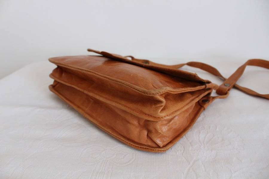 VINTAGE GENUINE LEATHER TAN MESSENGER SLING BAG HANDBAG