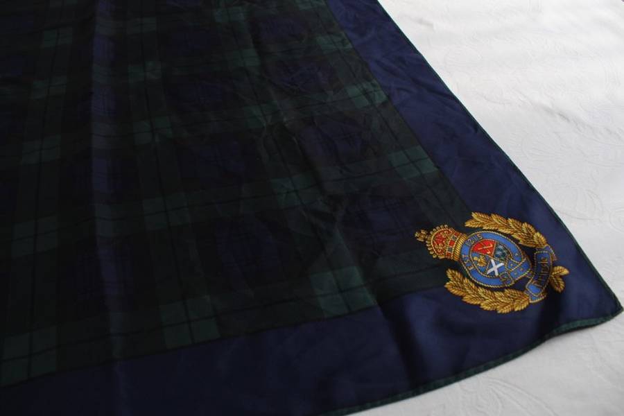 *PRINGLE* DESIGNER VINTAGE 100% SILK NAVY TARTAN CHECK SCARF