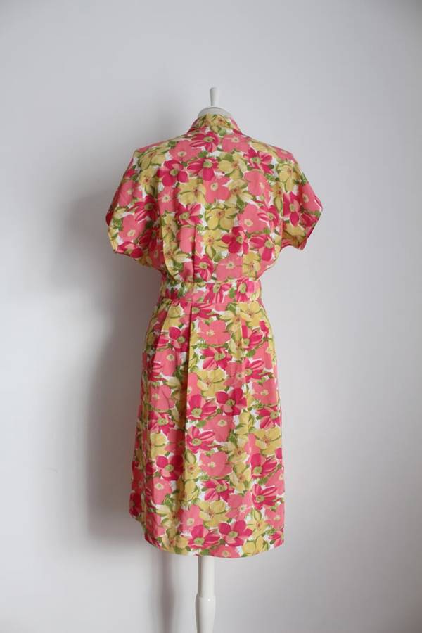 VINTAGE CROSS BUST FLORAL PINK GREEN PLEATED DAY DRESS - SIZE 10