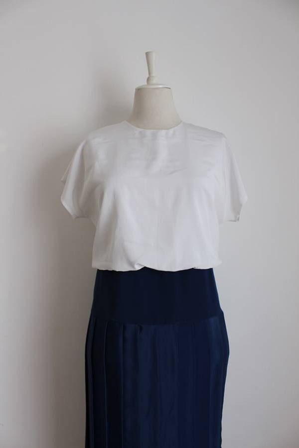 VINTAGE PLEATED WHITE NAVY DAY DRESS - SIZE 12