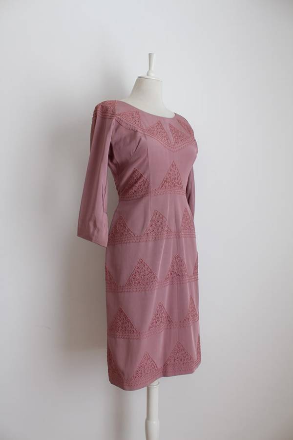 VINTAGE EMBROIDERED MAUVE LONG SLEEVE COCKTAIL DRESS - SIZE 10