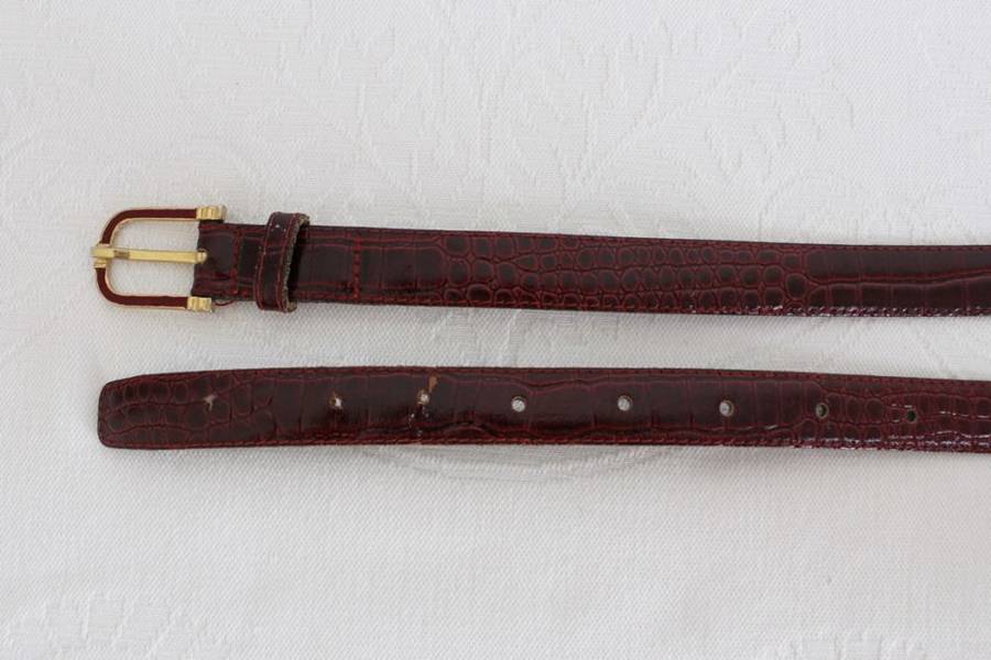 VINTAGE CROC PRINT GENUINE LEATHER RED SKINNY BELT