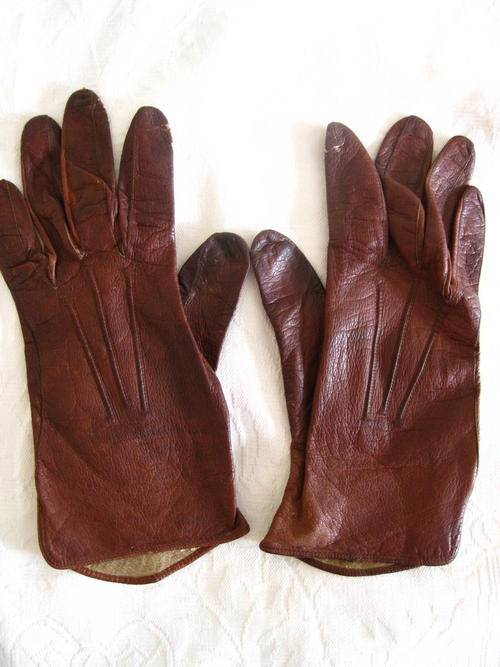 **HALF-PRICE CLEARANCE SALE!** VINTAGE GENUINE LEATHER CHOCOLATE BROWN LADIES GLOVES