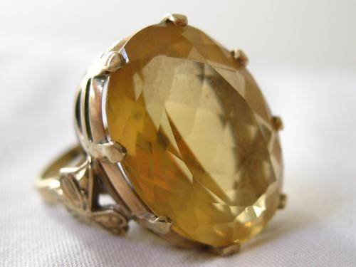 VINTAGE GOLD ***HUGE TOPAZ*** SOUTH AMERICAN LADIES RING (SIZE N)