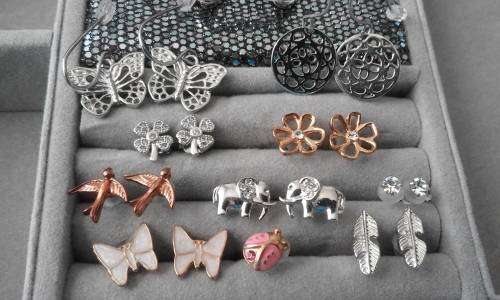 Fashion Earrings & Odds - As per pics