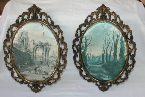 TWO MAGNIFICENT - PURE ITALIAN CRAFTSMANSHIP VINTAGE GILDED FRAMES VERY STYLISH MADE IN ITALY