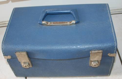 A AMZING GREY BLUE HARD TOP VINTAGE VANITY CASE