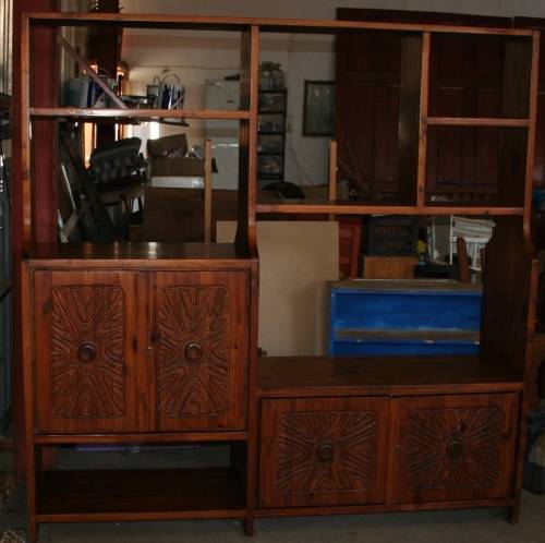 WOW A PROPER 1970'S ROOM DIVIDER WITH LOTS OF DETAIL AND SPACE WITH SAME BEAUTIFUL DESIGN AT BACK