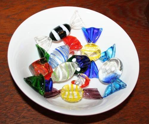 WOW A STUNNING COLLECTION OF COLORFUL GLASS SWEATS