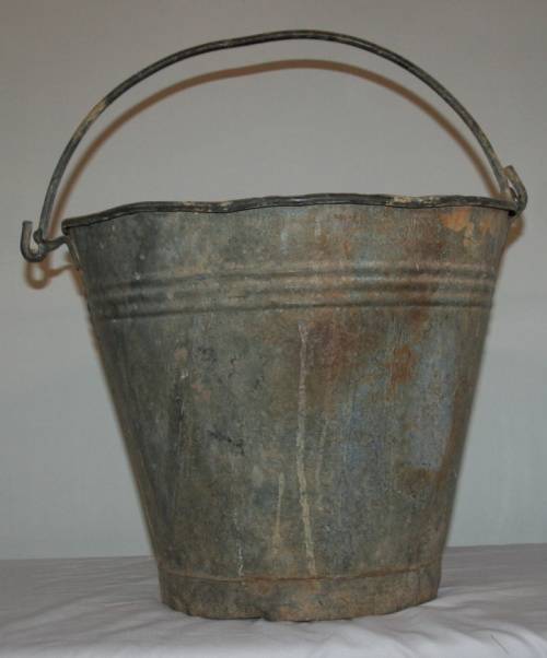 SHABBY CHIC DECOR VINTAGE STEEL BUCKET WILL LOOK STUNNING WITH A BUNCH OF PROTEAS
