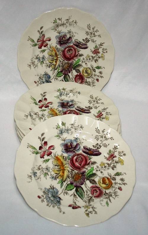 SEVEN DINNER PLATES SHERATON ENGLAND BY JHONSON BROS SEVEN SIDE PLATES - A GENUINE HAND ENGRAVING -