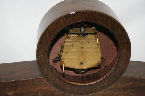 A GORGEOUS SMALLER MANTEL CLOCK - STUNNING PIECE