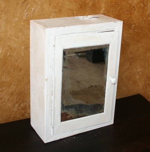 A FANTASTIC VINTAGE STEEL BATHROOM CABINET WITH THE ORIGINAL MIRROR - SHABBY CHIC DECOR