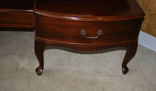 A SPECTACULAR VERY LARGE QUEEN ANN DRESSING TABLE WITH TURN OUT SIDE MIRRORS A BEAUTIFUL PIECE