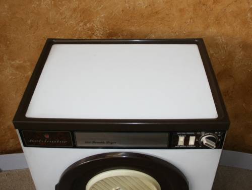 WOW - KELVINATOR 320 DUMBLE DRYER BEEN TOLD ONLY BEEN USED ONES LOOK BRAND NEW IN WORKING CONDITION