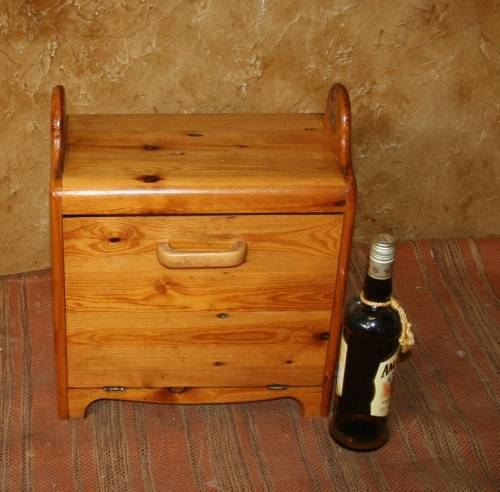 A FANTASTIC SOLLID WOOD SPICE CUPBOARD WITH A DOOR DEEP ENOUGH TO SERVE AS A CD RACK OR SIDE TABLE
