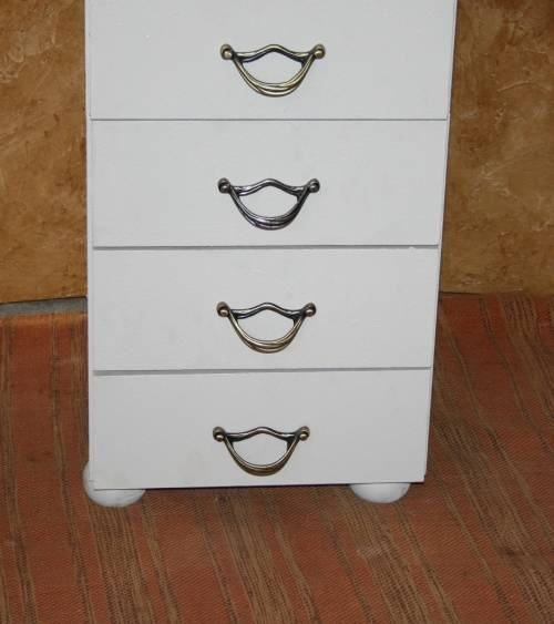 A FANTASTIC 9 DRAWER - PAINTED CHEST OF DRAWERS - EXTRA STORAGE ALWYS GOOD!!!