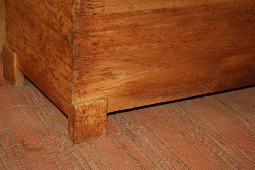 AN AWESOME SOLID KIAAT? CHEST/ STORAGE BOX - WILL LOOK STUNNING INF RONT OF A BED