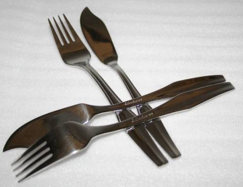 EIGHT MARVELOUS DINNER FORKS WITH 8 FISH KNIFES MARKED: SILVER LINE 18/8 - BID PER EACH