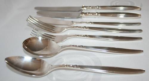 A ELEGANT 46 PIECE CANTEEN OF HIRAM WILD SHEFFIELD ENGLAND CUTLERY- FANTASTIC QUALITY!!! SINCE 1864