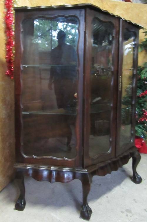 EXQUISITE SOLID IMBUIA CURVED GLASS ANTIQUE SHOWCASE WITH STUNNING DETAIL! MAGNIFICENT FURNITURE!!!
