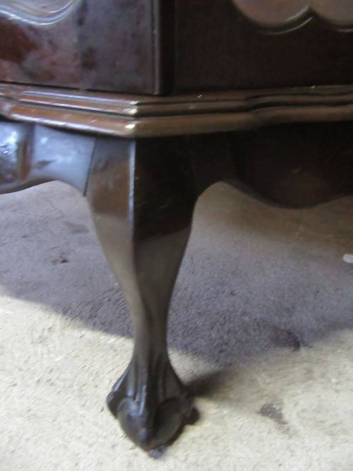 EXQUISITE SOLID IMBUIA CURVED GLASS ANTIQUE SHOWCASE WITH STUNNING DETAIL! MAGNIFICENT FURNITURE!!!