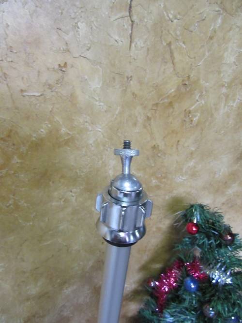 An all-aluminium 3-section professional standard tripod which incorporates a detachable ball head