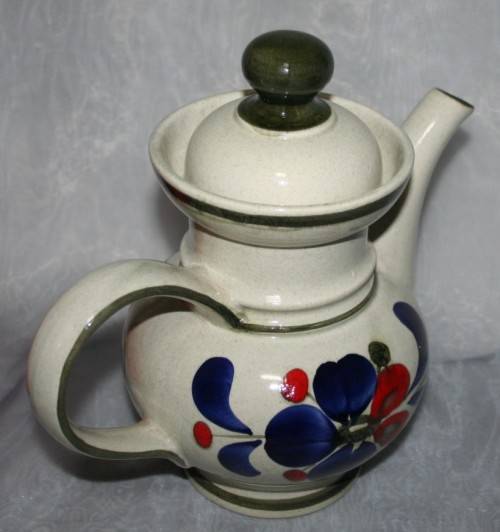 A Stunning Vintage Waechtersbach W Germany Coffee Pot With Lid Gorgeous Floral Circle pattern. RARE!