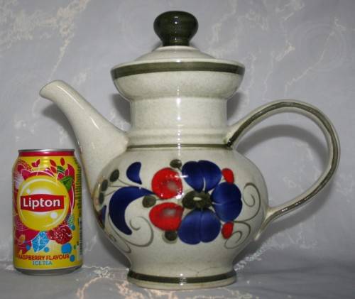 A Stunning Vintage Waechtersbach W Germany Coffee Pot With Lid Gorgeous Floral Circle pattern. RARE!