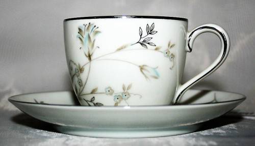 A Gorgeous Vintage NORITAKE VALERIE DEMITASSE DIO  Beautiful pattern Platinum on white porcelain,