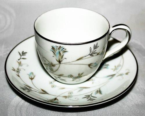 A Gorgeous Vintage NORITAKE VALERIE DEMITASSE DIO  Beautiful pattern Platinum on white porcelain,