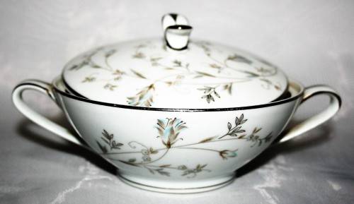 A Gorgeous Vintage NORITAKE VALERIE Sugar Bowl with a Beautiful pattern on white porcelain
