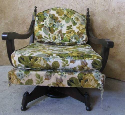 A RARE FIND GORGEOUS SOLID IMBUIA ANTIQUE ROCKING CHAIR & ALSO TURNING 360 DEGREES AROUND, STUNNING