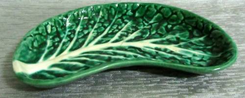 A fantastic Retro Portuguese Majolica Cabbage-Leaf  Serving Plate,