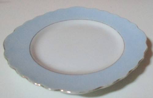 A STUNNING BONE CHINA PORCELAIN SIDE PLATE BY BOUQUET - HAND PAINTED