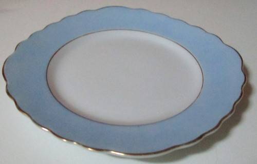 A STUNNING BONE CHINA PORCELAIN SIDE PLATE BY BOUQUET - HAND PAINTED