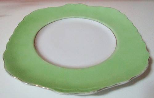 A STUNNING BONE CHINA PORCELAIN CAKE PLATE BY BOUQUET - HAND PAINTED