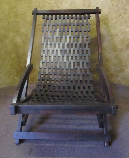 WOW A A LOVLEY LARGE WOODEN LOUNGER CHAIR WITH WEAVED BLOCKS FOR THE SEAT