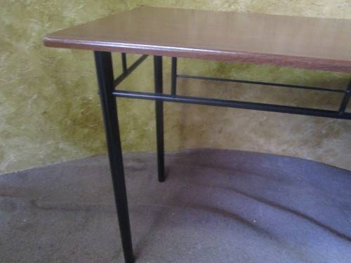 A CUTE FOUR SEATER TABLE AND CHAIRS FOR A SMALLER ROOM ONE BID FOR ALL